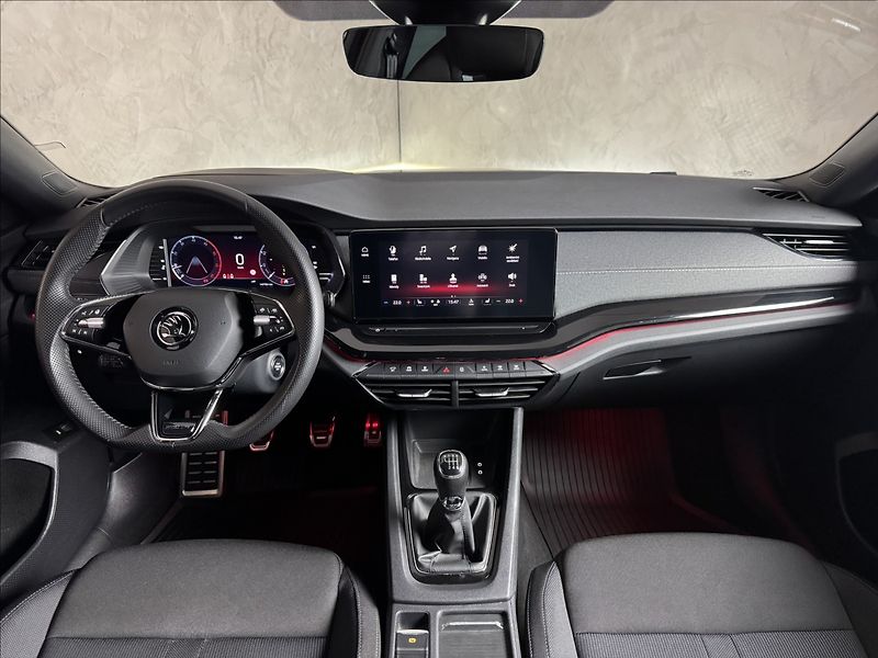 Škoda Octavia 2,0 TDi  Sportline Virtual LED - fotka 17 z 49