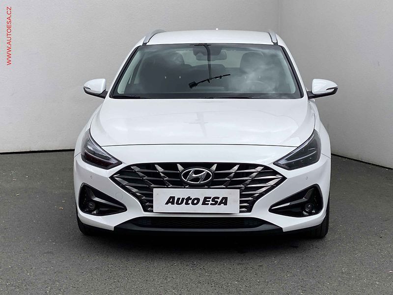 Hyundai i30 (2023) 1.5 T-GDi 48V, 1.maj,ČR - fotka 2 z 18