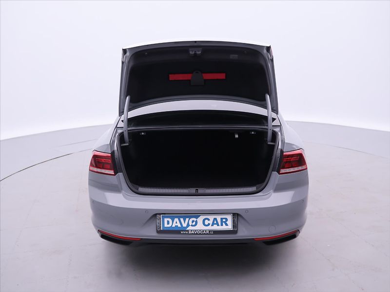 Volkswagen Passat 1,5 TSI DSG Business CZ DPH - fotka 9 z 30