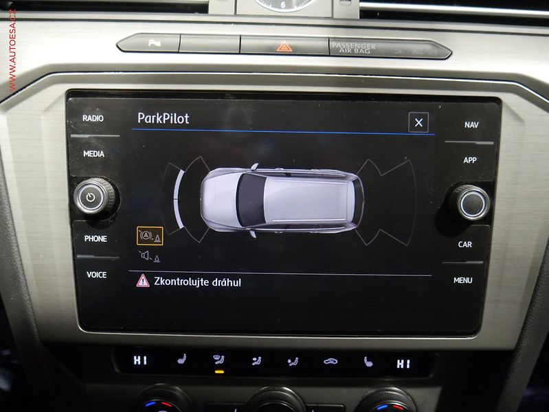 Volkswagen Passat (2018) 2.0 TDi, Trend, DSG - fotka 15 z 18