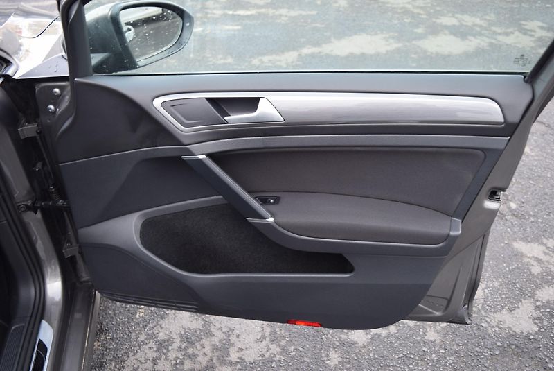 Volkswagen Golf Variant (2016) 1.4TSI 110kw COMFORTLINE TAŽNÉ - fotka 39 z 45