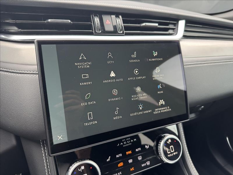 Jaguar F-Pace 3,0 R-DYNAMIC SE AWD DPH - fotka 20 z 33