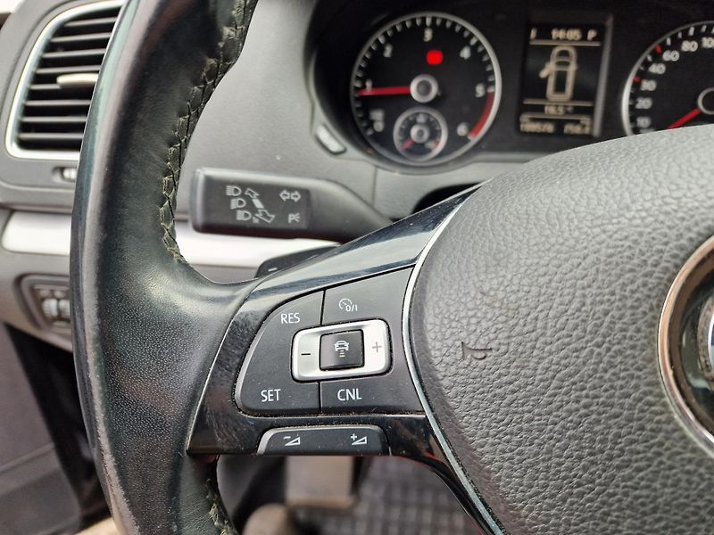 Volkswagen Sharan 2,0TDI 110KW KAMERA TAŽNÉ ZAŘ. - fotka 17 z 20