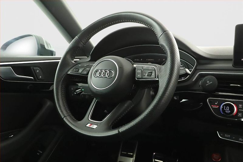 Audi A5 (2019) S-Line 2.0 TFSI - fotka 7 z 17