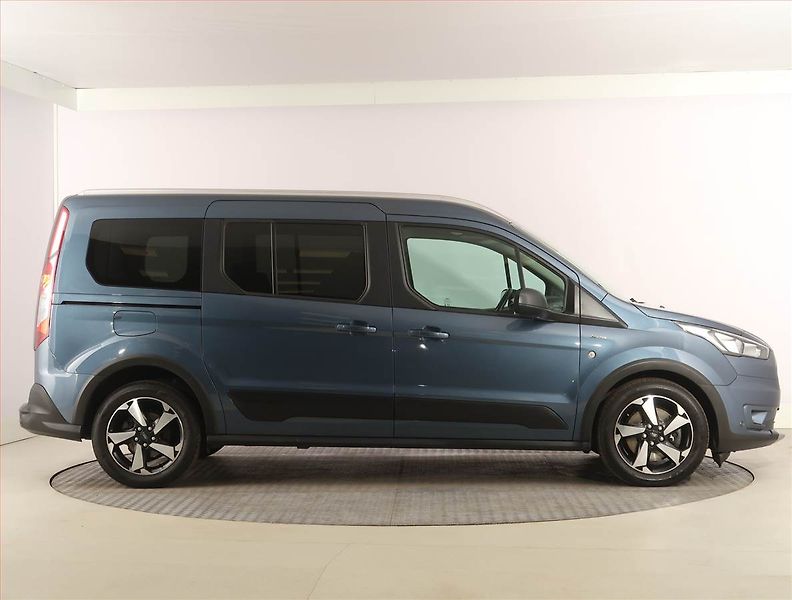 Ford Tourneo Connect (2022) Maxi Active 1.5 EcoBlue, 7Míst - fotka 6 z 22