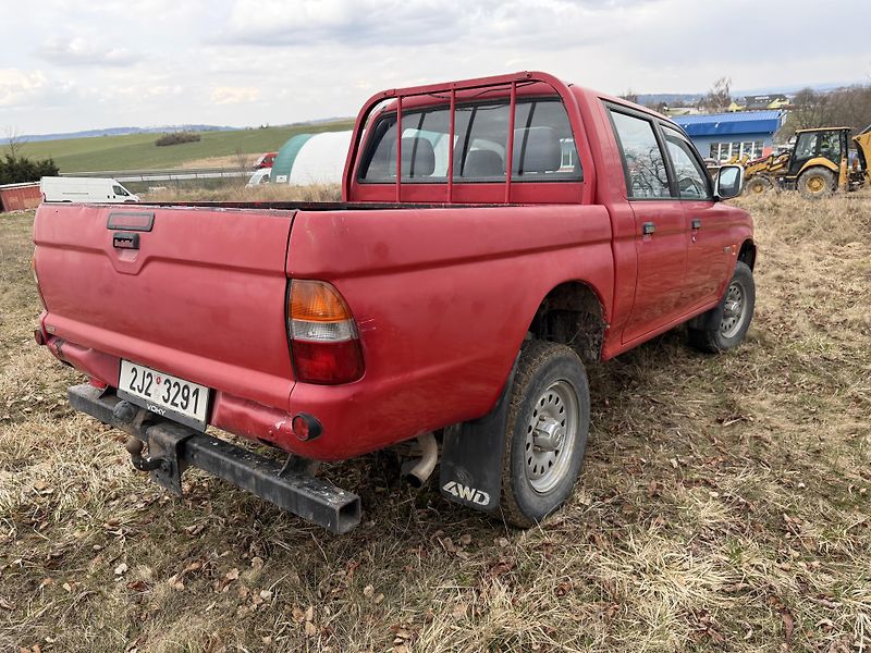 Mitsubishi L200 2,5 TD   4x4  5míst - fotka 8 z 21