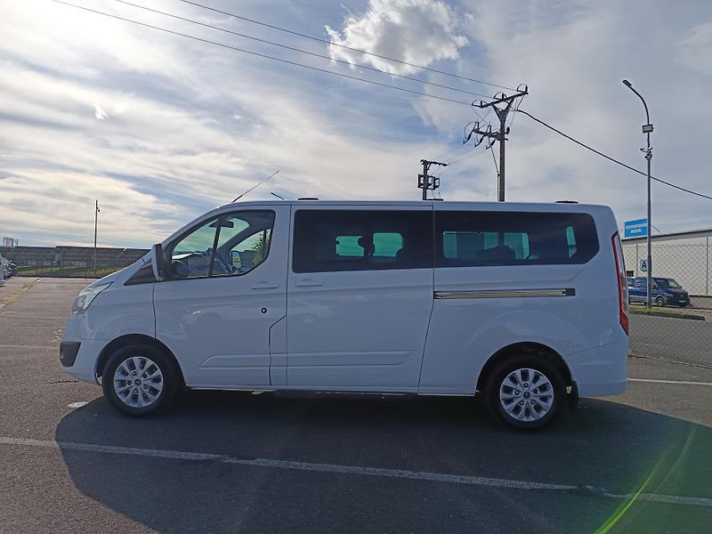 Ford Tourneo Custom (2013) - fotka 6 z 40