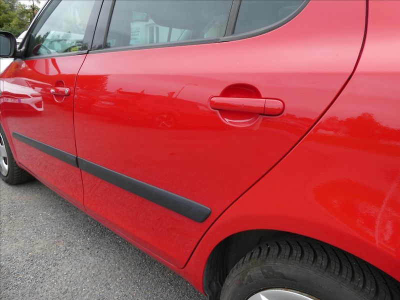 Škoda Fabia 1,6 i16V 77kW AUTOMAT,klima,ČR - fotka 10 z 30