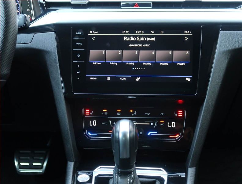 Volkswagen Arteon (2023) 2.0 TSI 4Motion - fotka 12 z 23