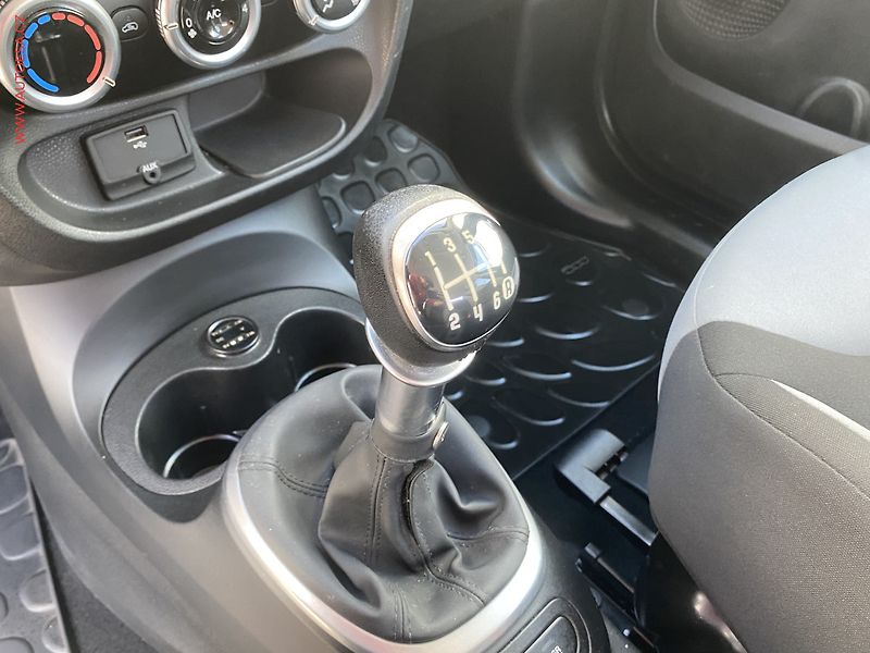 Fiat 500L (2013) 0.9i, servis.kniha, AC - fotka 15 z 16