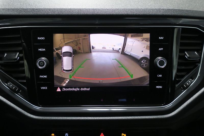 Volkswagen T-Roc (2019) Sport 1.5 TSI 110 kW manuál - fotka 31 z 47