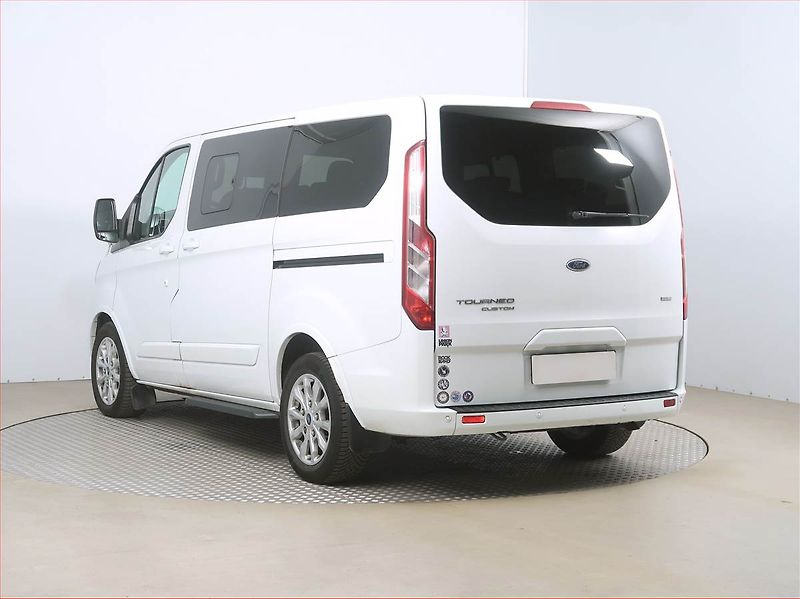Ford Tourneo Custom (2018) Titanium 2.0 EcoBlue, ČR - fotka 4 z 6