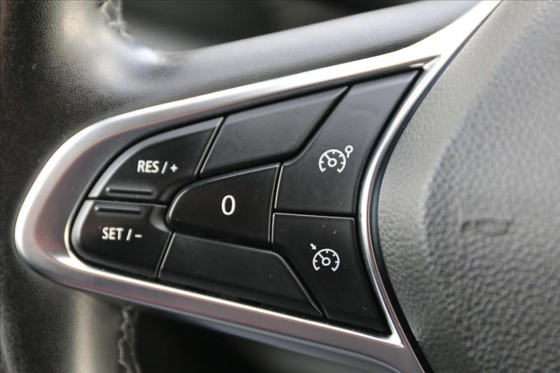 Renault Captur (2020) 1,6 Intens E-TECH Plug-in - fotka 24 z 71