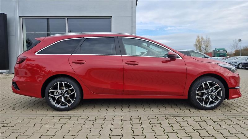 Kia Ceed 1,5 SW T-GDi  TOP + BUS - fotka 3 z 4
