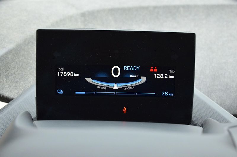 BMW i3 (2022) 120Ah // REZERVOVÁNO // - fotka 23 z 36