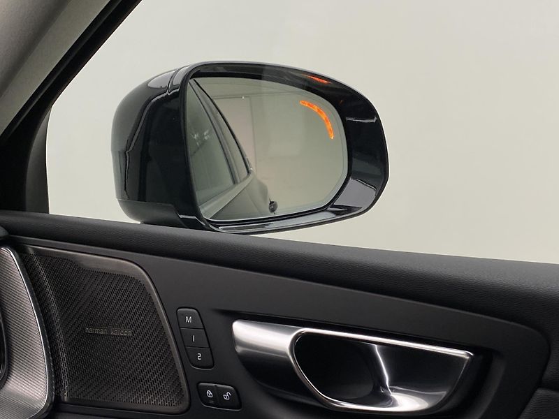 Volvo XC60 (2026) B5 AWD AUT BRIGHT PLUS  - fotka 31 z 61