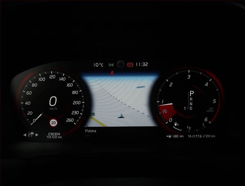 Volvo XC90 (2018) R-Design D5 AWD - fotka 11 z 23