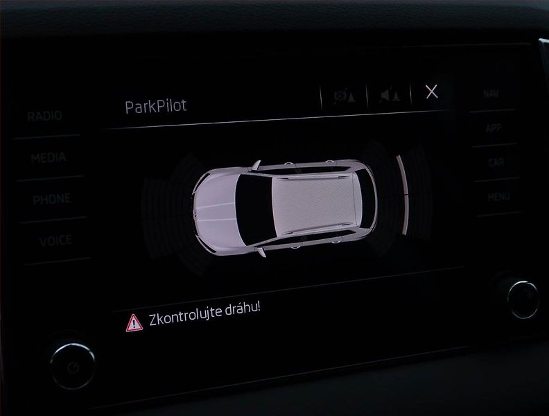 Škoda Karoq (2019) Style 1.6 TDI, Navi, Tempomat - fotka 20 z 22