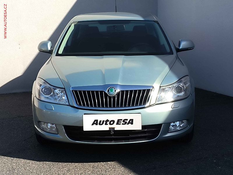 Škoda Octavia (2009) 1.4TSi, ČR, servis.kniha - fotka 2 z 17