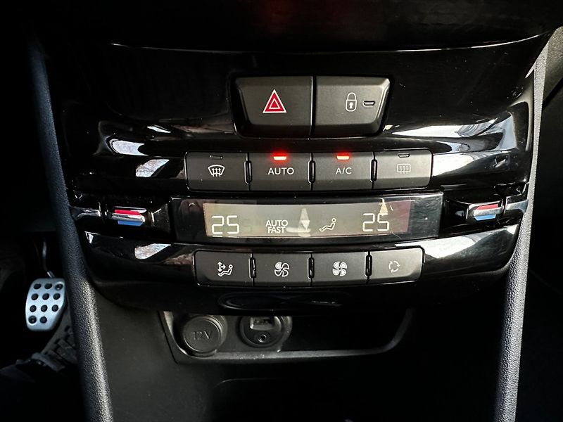 Peugeot 208 1,2 81kW GT Line, rozvody! - fotka 24 z 39