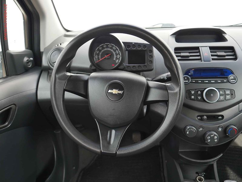 Chevrolet Spark (2011) 1.0i, AC - fotka 11 z 15