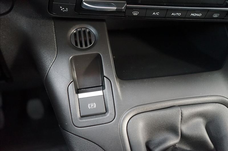 Citroën Berlingo (2026) 1,5 Diesel 130k Manual MAX - fotka 16 z 19