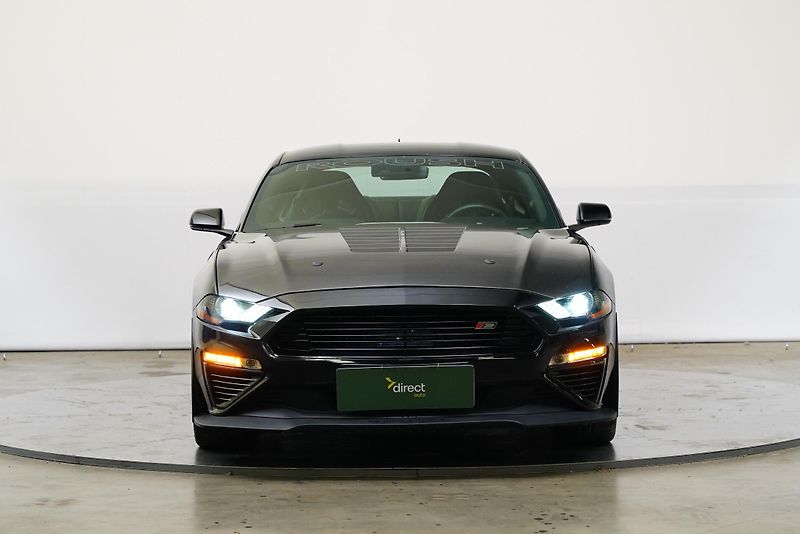 Ford Mustang - fotka 4 z 26