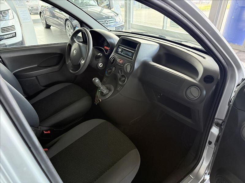 Fiat Panda 1,1   40kW - fotka 8 z 18