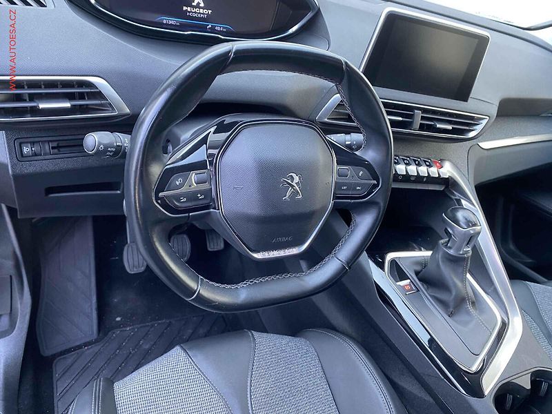 Peugeot 3008 (2019) 1.2 PT, Navi, park.čidla - fotka 12 z 16