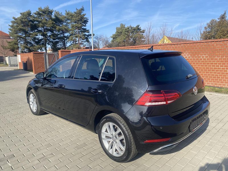 Volkswagen Golf 1.6TDi,PLNÁ VÝB.SUPER STAV!! - fotka 3 z 48