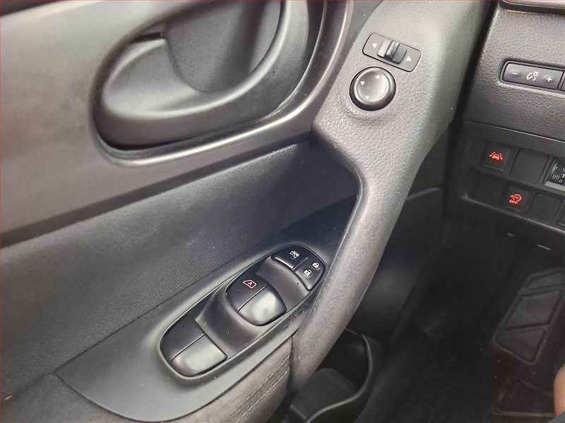 Nissan Qashqai (2017) 1.2 DIG-T, Serv.kniha, Navi - fotka 15 z 15