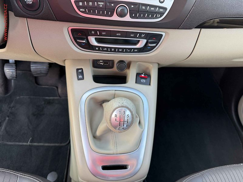 Renault Grand Scénic (2009) 2.0 dCi, ČR, AC, výhřev sed - fotka 16 z 19