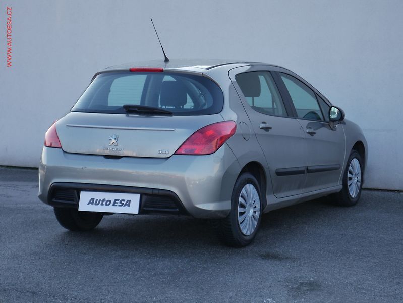 Peugeot 308 (2012) 1.4 VTi, 2.maj,ČR, Access - fotka 4 z 19
