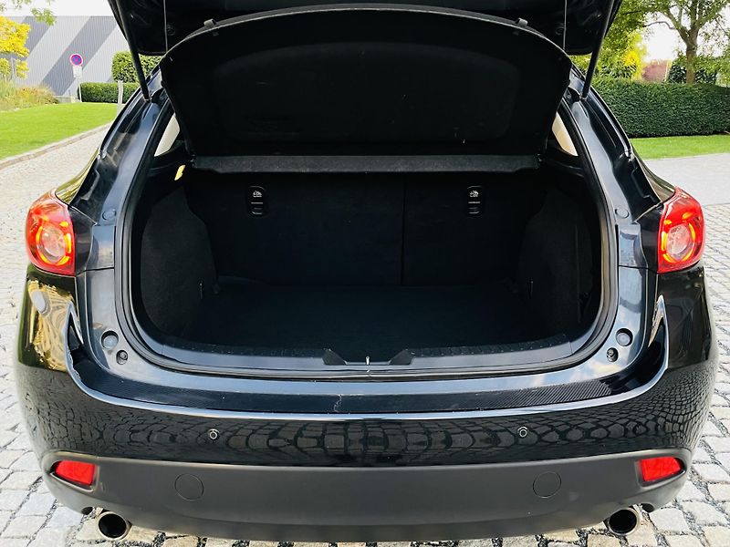 Mazda 3 2.0i MANUÁL VÝHŘEV SENZORY LED - fotka 18 z 40