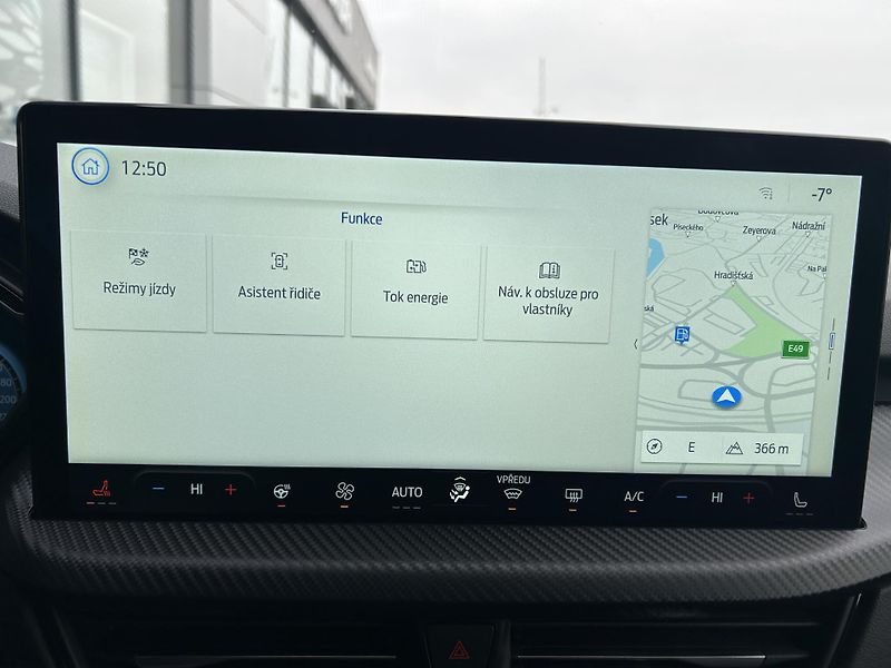 Ford Kuga 2.5Hybrid PHEV 134kW ST-Line X - fotka 30 z 37