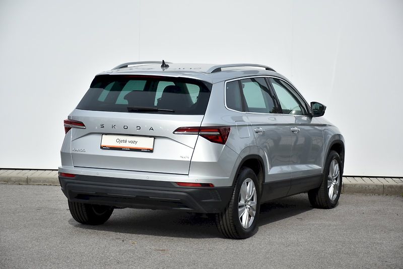 Škoda Karoq (2025) Top Selection 2.0 TDI 110kW 4x - fotka 9 z 34