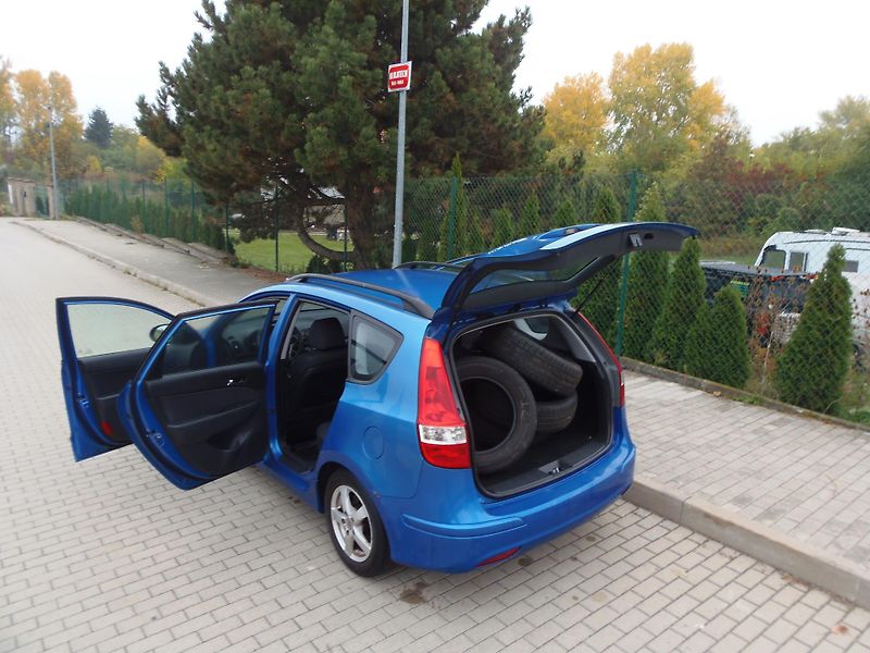 Hyundai i30 (2011) 1.4i CW kombi ČR původ - fotka 17 z 22