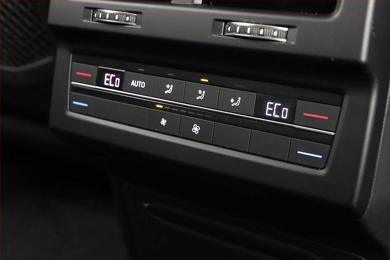Volkswagen Touareg (2019) 3.0 TDI, NAVI,VZDUCH,CZ - fotka 30 z 30