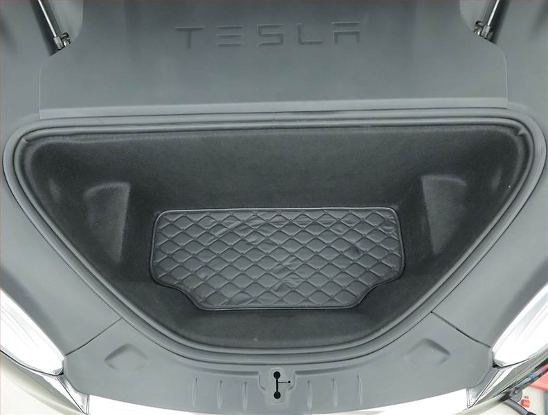 Tesla Model S (2019) 100D, SoH 88% - fotka 14 z 21