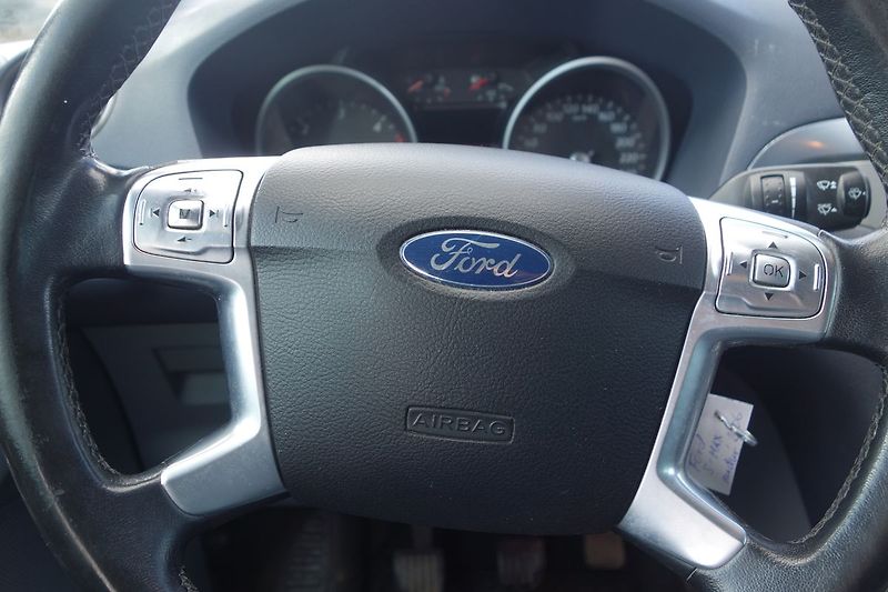 Ford S-MAX 2,0TDCi 96kW .Zachovalý ! - fotka 9 z 19