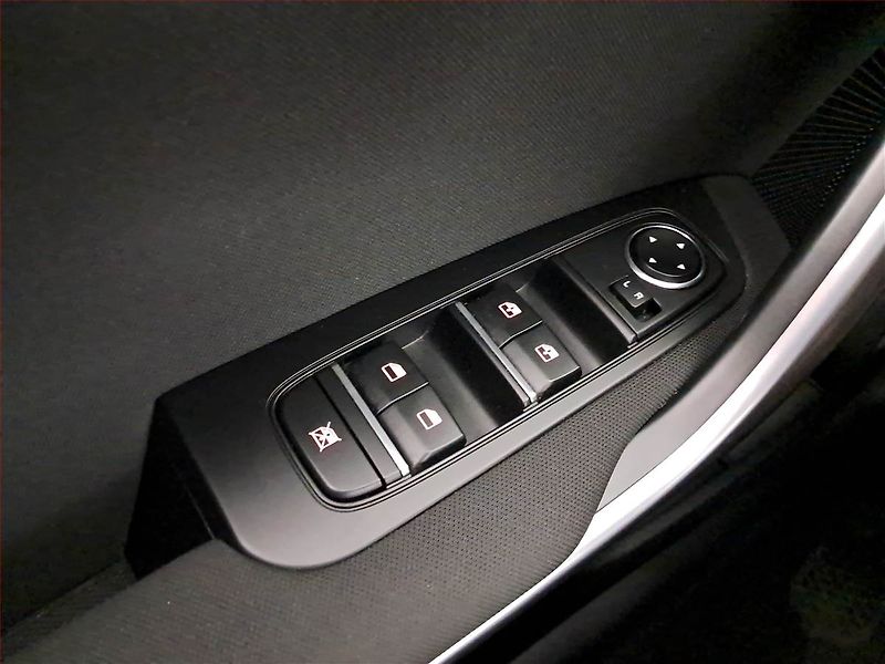 Kia Ceed (2023) 1.5 T-GDI, ČR,1.maj - fotka 19 z 19