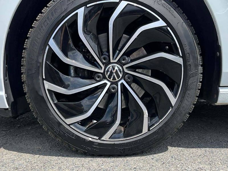 Volkswagen Golf (2021) 1.5 TSI Style - fotka 6 z 20