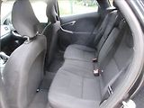 Volvo V40 1,6 D D2, 84Kw, Klima, park.sy - náhled 15