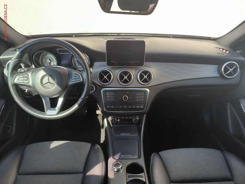 Mercedes-Benz GLA (2016) 2.2CDi 200d 4Matic, ČR - fotka 8 z 24
