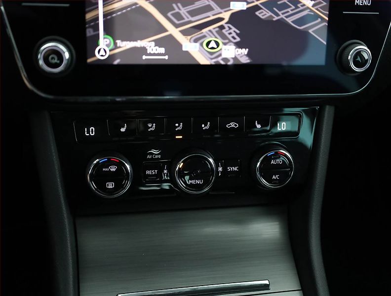Škoda Superb (2022) 1.5 TSI - fotka 13 z 21