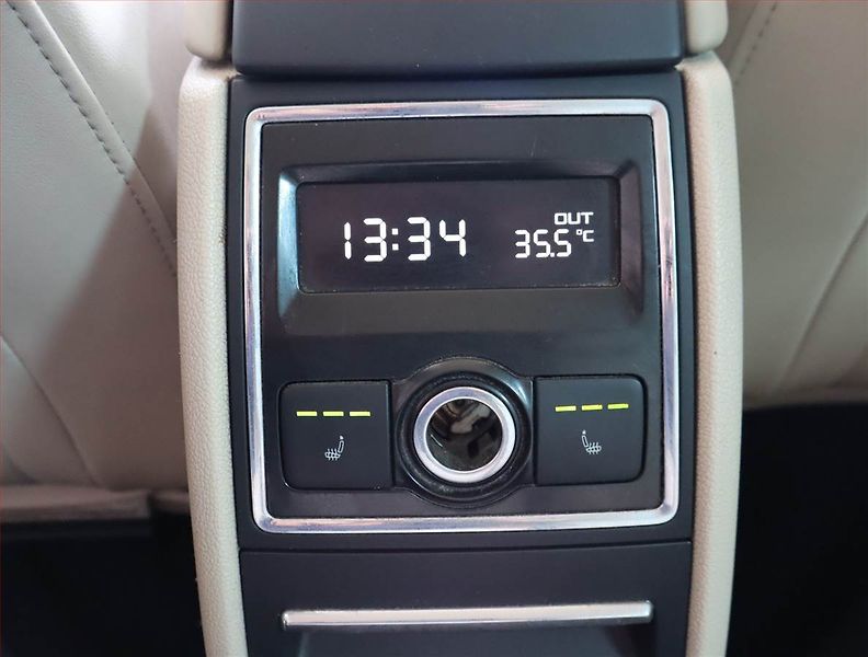 Škoda Superb (2010) 2.0 TDI, Navi, Xenony - fotka 24 z 24