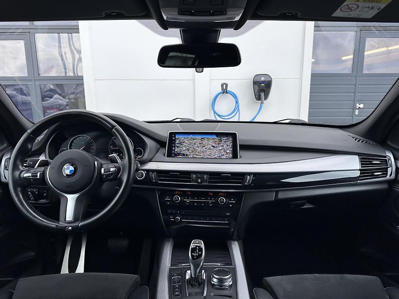 BMW X5 xDrive30d M-Sport - fotka 6 z 23