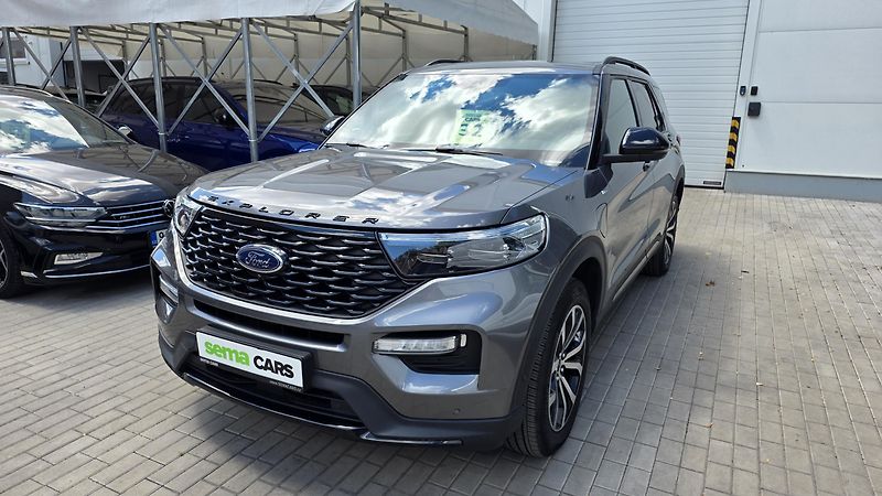 Ford Explorer (2021) 3.0 EcoBoost 336 kW PHEV 7míst - fotka 2 z 47