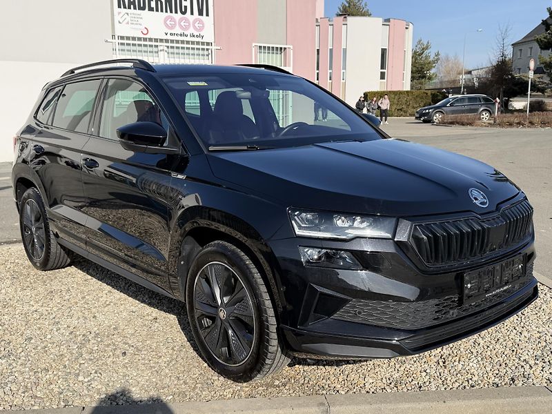 Škoda Karoq 2,0 TSi/140kW 4x4 DSG Sportlin - fotka 1 z 94