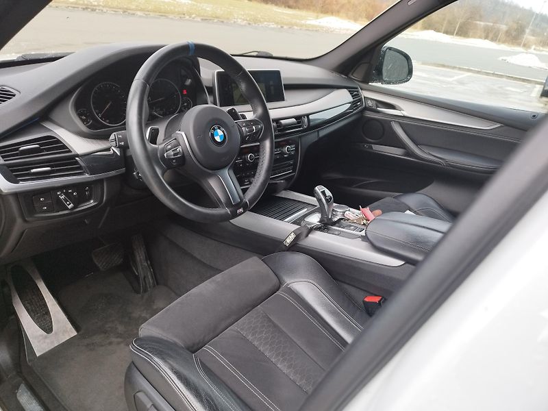 BMW X5 (2015) 4.0D,M-PACKETvolat 608 081 843 - fotka 8 z 16